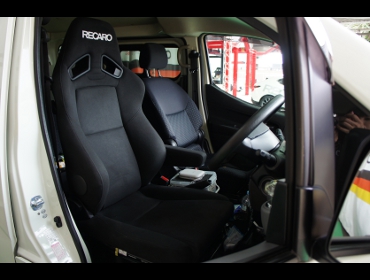NISSAN�@�o�l�b�g�@NV200�@�Ɂ@RECARO�i���J���j�@SR-7F�@KK100�@BK�@A/R�@�^�C�v�@����
