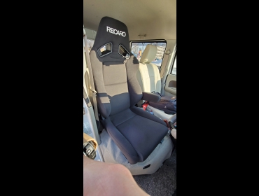 NISSAN�@�N���b�p�[�@DR17V�@�Ɂ@RECARO�i���J���j�@SR-7F�@KK100�@BK�@A/R�@����