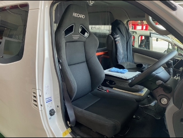NISSAN�@NV350�L�����o���@E26�i2015�N�j�@�Ɂ@RECARO�i���J���j�@SR-7F�@GK100�@BK/BK�@A/R�@����