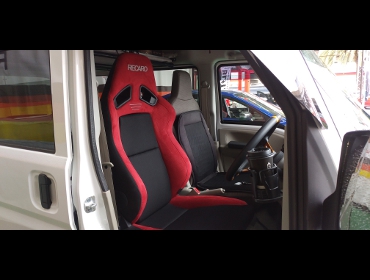NISSAN�@�N���b�p�[�@DR17�@�Ɂ@RECARO�i���J���j�@SR-7F�@GU100�@RED�@A/R�@����