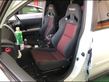 NISSAN�@�G�N�X�g���C���@DNT31�i2014�N�j�@�Ɂ@RECARO�i���J���j�@SR-7F�@GK100�@BK/RED�@�~���E�@����