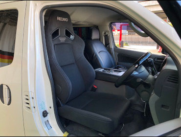 NISSAN�@NV350�L�����o���@E26�i2019�N�j�@�Ɂ@RECARO�i���J���j�@SR-7F�@GK100�@BK/BK�@����