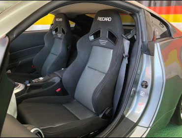 NISSAN�@�t�F�A���f�BZ�@Z33�@�Ɂ@RECARO�i���J���j�@SR-7F�@GK100�@BK/SIL�@�~���E�@����