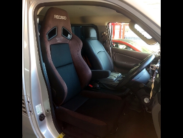 NISSAN�@�L�����o��NV350�@E26�i2019�N�j�@�Ɂ@RECARO�i���J���j�@SR-7F�@GU100H�@�u���E���@�V�[�g�q�[�^�[�t���@����