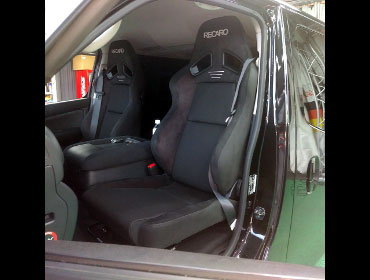 NISSAN�@�L�����o���@E26�i2022�N�j�@�Ɂ@RECARO�i���J���j�@SR-7F�@GU100H�@BK�@�V�[�g�q�[�^�[�t���@�~���E�@����