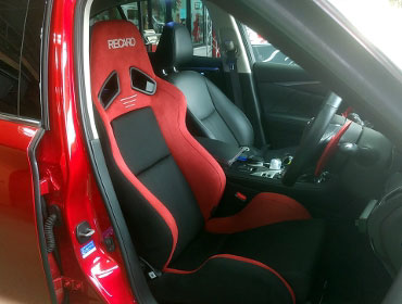 NISSAN�@�X�J�C���C���@HV37�i2021�N�j�@�Ɂ@RECARO�i���J���j�@SR-7�@GU100H�@RED�@�V�[�g�q�[�^�[�t���@����