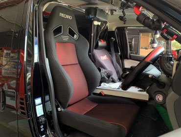NISSAN�@�L�����o��NV350�i2018�N�j�@�Ɂ@RECARO�i���J���j�@SR-7F�@GK100�@BK/RED�@����