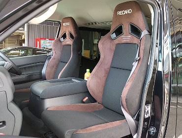 NISSAN�@�L�����o���@E26�i2023�N�j�@�Ɂ@RECARO�i���J���j�@SR-7F�@GU100�@�u���E���@�~���E�@����