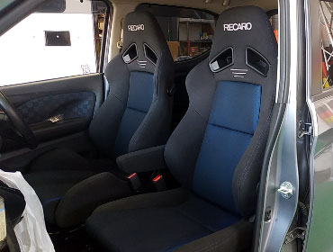 NISSAN�@�f�C�Y�@B45W�i2019�N�j�@�Ɂ@RECARO�i���J���j�@SR-7�@GK100�@BK/�u���[�@�V�[�g�q�[�^�[�t���@���@SR-7F�@GK100�@BK/�u���[�@����