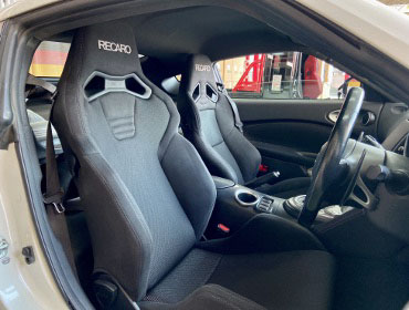 NISSAN�@�t�F�A���f�BZ�@Z34�i2014�N�j�@�Ɂ@RECARO�i���J���j�@SR-S�@BK100�@BK/SIL�@����