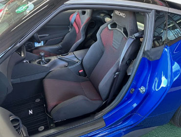 NISSAN�@�t�F�A���f�BZ�@RZ34�i2024�N�j�@�Ɂ@RECARO�i���J���j�@RS-G�@GK�@BK/RED�@���@SR-S�@BK100�@BK/RED�@����