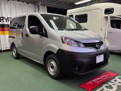 NISSAN�@�o�l�b�g�@VM20�i2024�N�j�@�Ɂ@RECARO�i���J���j�@�I���\�y�hDL220HV�@����