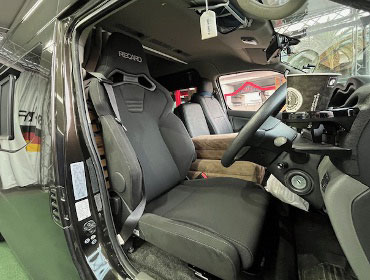 NISSAN�@NV350�L�����o���@E26�@�Ɂ@RECARO�i���J���j�@SR-C�@BK100H�@A/R�@BK/BK�@�V�[�g�q�[�^�[�t���@����