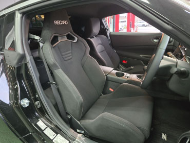 NISSAN�@�t�F�A���f�BZ�@RZ34�i2024�N�j�@�Ɂ@RECARO�i���J���j�@SR-S�@BK100�@BK/BK�@����