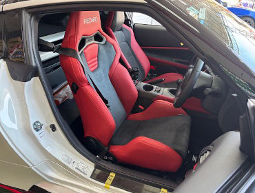 NISSAN�@�t�F�A���f�BZ�@RZ34�i2024�N�j�@�Ɂ@RECARO�i���J���j�@SR-S�@UT100H�@RED�@�V�[�g�q�[�^�[�t���@����