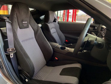 NISSAN�@�t�F�A���f�BZ�@RZ34�i2025�N�j�@�Ɂ@RECARO�i���J���j�@LX-F�@WU110�@BK�@����