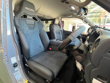 NISSAN�@�L�����o���@VN2E26�i2023�N�j�@�Ɂ@RECARO�i���J���j�@SR-C�@UT100H�@BK�@�V�[�g�q�[�^�[�t���@����