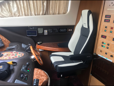 74���N���[�U�[�@�Ɂ@RECARO�i���J���j�@LX-F�@IL110H�@�z���C�g�@�A�[�����X�g���r�@�L���v�e���V�[�g�@����