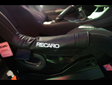 �T�C�h�v���e�N�^�[