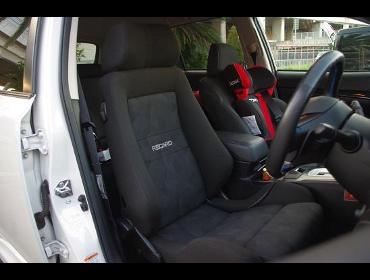 RECARO�i���J���V�[�g�j�@SUBARU�@���K�V�B�@BRG��RECARO�i���J���j�@�G���S���hLD�@BK�@����