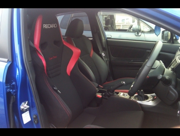 RECARO�i���J���V�[�g�j�@SUBARU�@WRX�@STI�Ƀ��J���@����@SR-6�@�X�[�p�[�V���^���N�@����