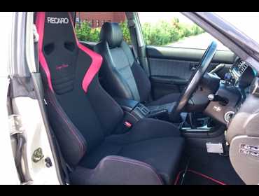 RECARO�i���J���V�[�g�j�@SUBARU�@���K�V�B�@B4�@BE5�@B�^�Ƀ��J���@����@SR-6�@�X�[�p�[�V���^���NNU�@����