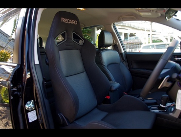 RECARO�i���J���V�[�g�j�@SUBARU�@�t�H���X�^�@SJG�Ƀ��J���@SR-7 SK100H�i�V�[�g�q�[�^�[�t���j BK/SIL�@����