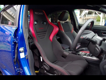 RECARO�i���J���V�[�g�j�@SUBARU�@WRX�@STI�@VAB�Ƀ��J���@����RS-G�@�X�[�p�[�V���^���NNU�@����