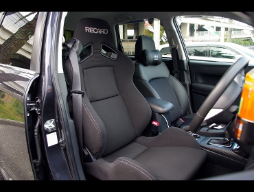RECARO�i���J���V�[�g�j�@SUBARU�@�t�H���X�^�[�@SJ5�Ƀ��J���@SR-7 SK100H�i�V�[�g�q�[�^�[�t���j�@BK/BK�@����
