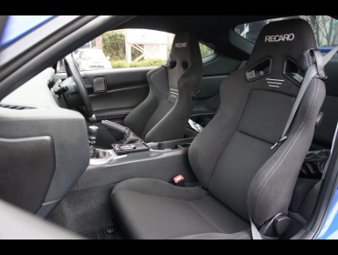 RECARO�i���J���V�[�g�j�@SUBARU�@BRZ�@ZC6�Ƀ��J���@SR-6 GK100 BK/BK�@���@SR-7F GK100�@BK/BK�@����