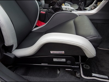 RECARO�i���J���V�[�g�j�@SUBARU�@WRX�@STI�@S207�̏����V�[�g�̃|�W�V�����_�E��
