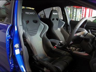 RECARO�i���J���V�[�g�j�@SUBARU�@WRX�@STI�@VAB�Ƀ��J���@RS-G SK2 BK/SIL�@���@SR-6 SK100S BK/SIL�@����