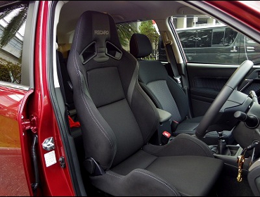 RECARO�i���J���V�[�g�j�@SUBARU�@�t�H���X�^�[�@SJ5�Ƀ��J���@SR-7 Lassic �V�[�g�q�[�^�[�t���@BK/SIL�@����