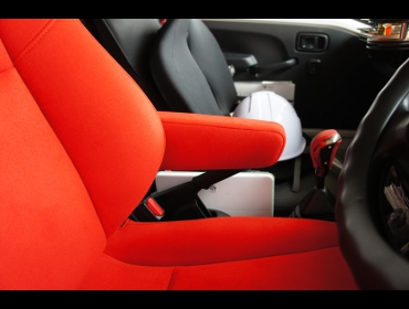 SUBARU�@�T���o�[�@S500J�@�Ɂ@RECARO�i���J���j�@SR-7F�@KK100�@RED�@�A�[�����X�g�t���@����