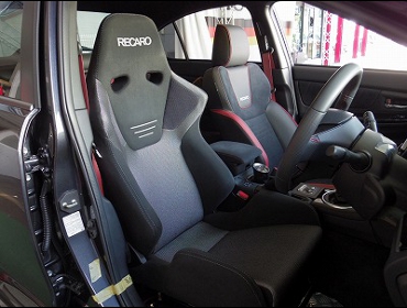 RECARO�i���J���V�[�g�j�@SUBARU�@WRX�@STI�@VAB�i2017�N11���j�@�Ɂ@���J���@SR-6�@GK100S�@BK/SIL�@����