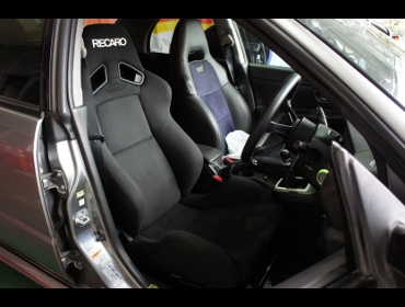 RECARO�i���J���V�[�g�j�@SUBARU�@�C���v���b�T�@GDB�i2006�N�j�@�Ɂ@RECARO�i���J���j�@SR-7�@KK100�@BK�@����