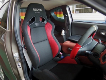 SUBARU�@R1�@R1J�@�Ɂ@RECARO�i���J���j�@SR-7�@�A�h�o���X�G�f�B�V����2019�@RED�@����