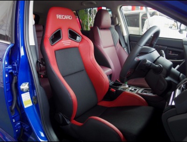 SUBARU�@�����H�[�O�@VMG�i2019�N�j�@�Ɂ@RECARO�i���J���j�@SR-7�@Lassic�@RED�@�V�[�g�q�[�^�[�t���@����