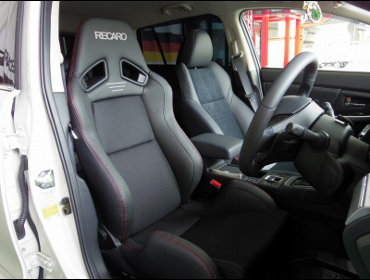 SUBARU�@�����H�[�O�@VMG�i2018�N�j�@�Ɂ@RECARO�i���J���j�@SR-7�@Lassic�@BK�@�V�[�g�q�[�^�[�t���@����