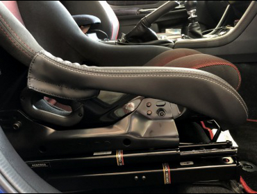 SUBARU�@WRX�@STI�@VAB�i2017�N�j�@�Ɂ@RECARO�i���J���j�@RS-G�@GK�@BK/RED�@�V�[�g�q�[�^�[�t���@����