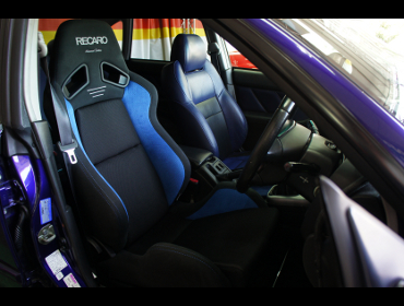 SUBARU�@���K�V�B�@B4�@BE5B�i2000�N�j�@�Ɂ@RECARO�i���J���j�@SR-7�@����@�A�h�o���X�G�f�B�V����2019�@�u���[�@����