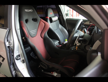 SUBARU�@�C���v���b�T�@GRF�i2008�N�j�@�Ɂ@RECARO�i���J���j�@RS-G�@GK�@BK/RED�@����