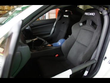 SUBARU�@BRZ���[�V���O�i2020�N�j�@�Ɂ@RECARO�i���J���j�@�|�[���|�W�V�����@���@SR-7F�@KK100�@BK�@����