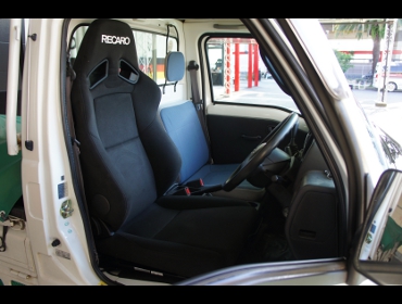SUBARU�@�T���o�[�@TT2�i2006�N�j�@�Ɂ@RECARO�i���J���j�@SR-7F�@KK100�@BK�@A/R�^�C�v�@����