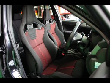 SUBARU�@�C���v���b�T�@WRX�@STI�@GRB�i2017�N�j�@�Ɂ@RECARO�i���J���j�@�X�|�[�c�X�^�[�@GK100H�@BK/RED�@���E�@����