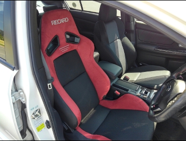 SUBARU�@WRX�@S4�@VAG�@�Ɂ@RECARO�i���J���j�@SR-7�@GU100�@RED�@�V�[�g�q�[�^�[�t���@����