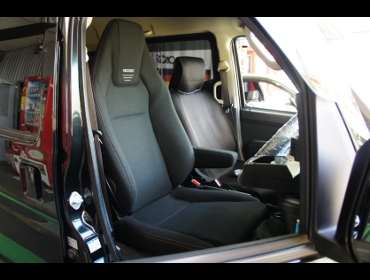 SUBARU�@�T���o�[�o���@�Ɂ@RECARO�i���J���j�@LX-F TR�@NN�@BK�@����