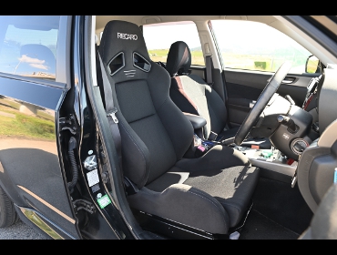 SUBARU�@�t�H���X�^�[�@SH5�@�Ɂ@RECARO�i���J���j�@SR-7�@GK100�@BK/BK�@����