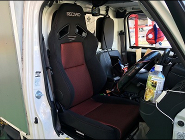 SUBARU�@�T���o�[�g���b�N�@S500J�i2018�N�j�@�Ɂ@RECARO�i���J���j�@SR-7F�@GK100�@BK/RED�@����