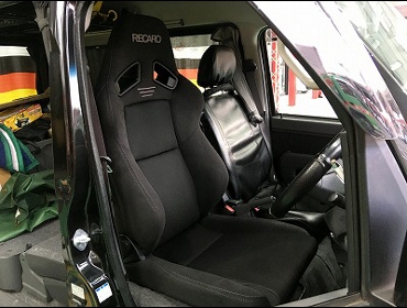 SUBARU�@�T���o�[�@S331B�i2016�N�j�@�Ɂ@RECARO�i���J���j�@SR-7F�@GK100�@BK/BK�@����